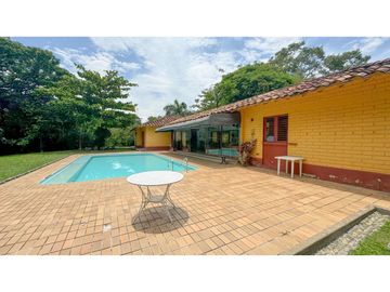 Venta de finca en Bolombolo