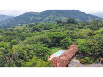 Venta de finca en Bolombolo