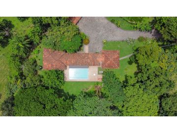 Venta de finca en Bolombolo