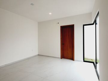 Casa en VENTA con recamara en planta baja Fracc LOMAS DE LA RIOJA