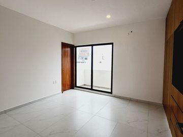 Casa en VENTA con recamara en planta baja Fracc LOMAS DE LA RIOJA