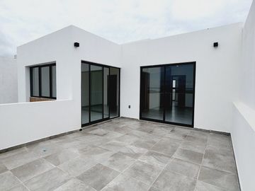 Casa en VENTA con recamara en planta baja Fracc LOMAS DE LA RIOJA