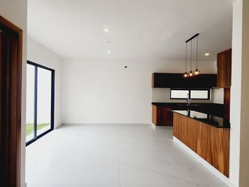 Casa en VENTA con recamara en planta baja Fracc LOMAS DE LA RIOJA