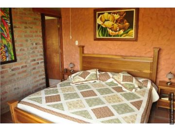 Espectacular casa campestre, 3000m2 de terreno, masinga (bonda)