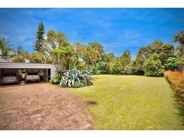 Venta Espectacular Casa y lote plano Futbol Parcelacion Llanogrande
