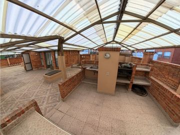 Apartamento duplex en venta de 137 m2 Molinos norte
