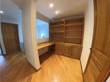 Apartamento duplex en venta de 137 m2 Molinos norte