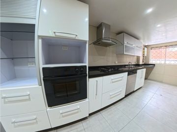 Apartamento duplex en venta de 137 m2 Molinos norte