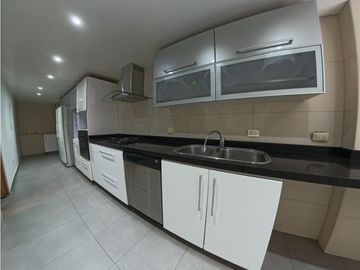 Apartamento duplex en venta de 137 m2 Molinos norte