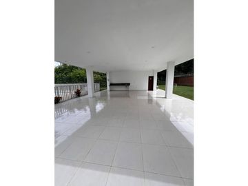 Venta de Espectacular Casa en Condominio en Jamundi