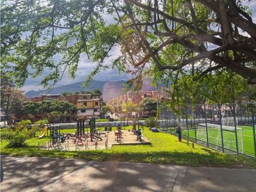 SE VENDE APARTAMENTO EN COPACABANA