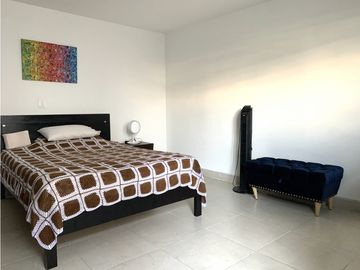Venta de Casa + Apartaestudio en Villa Hermosa, Medellín | Estrato 4