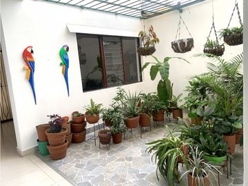 Venta de Casa + Apartaestudio en Villa Hermosa, Medellín | Estrato 4