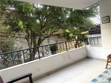 Venta de Casa + Apartaestudio en Villa Hermosa, Medellín | Estrato 4