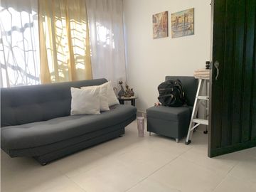 Venta de Casa + Apartaestudio en Villa Hermosa, Medellín | Estrato 4