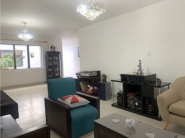 Venta de Casa + Apartaestudio en Villa Hermosa, Medellín | Estrato 4