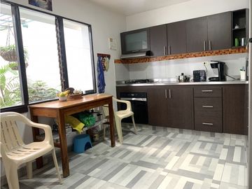 Venta de Casa + Apartaestudio en Villa Hermosa, Medellín | Estrato 4