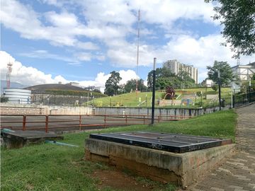 Venta de Casa + Apartaestudio en Villa Hermosa, Medellín | Estrato 4