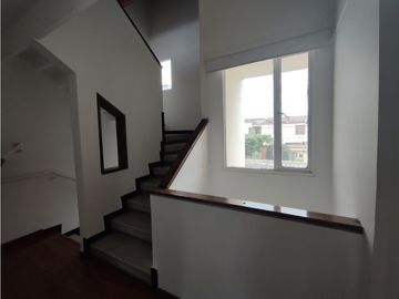 SE VENDE  CASA SECTOR AMERICAS OCCIDENTAL