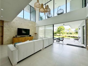 Venta CASA de LUJO de 2 niveles Karibana Beach & Golf Cartagena