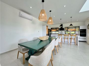 Venta CASA de LUJO de 2 niveles Karibana Beach & Golf Cartagena