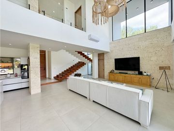 Venta CASA de LUJO de 2 niveles Karibana Beach & Golf Cartagena