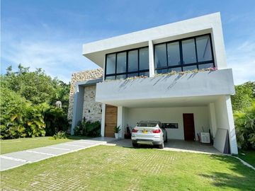 Venta CASA de LUJO de 2 niveles Karibana Beach & Golf Cartagena