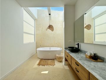 Venta CASA de LUJO de 2 niveles Karibana Beach & Golf Cartagena