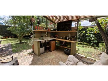 Amplia y bella casa para la venta en Chía