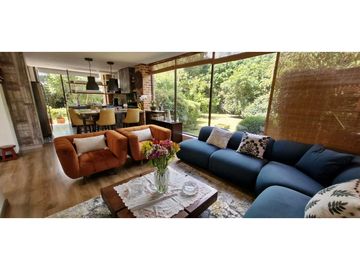 Amplia y bella casa para la venta en Chía