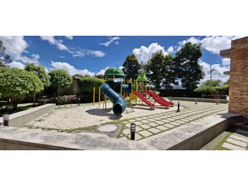Amplia y bella casa para la venta en Chía