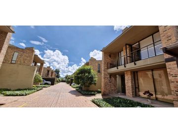 Amplia y bella casa para la venta en Chía