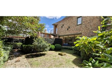 Amplia y bella casa para la venta en Chía