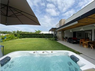 EXCELENTE CASA DE CAMPO SECTOR CLUB CAMPESTRE