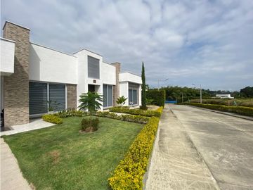 EXCELENTE CASA DE CAMPO SECTOR CLUB CAMPESTRE