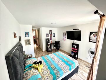 SE VENDE ESPECTACULAR CASA EN LOMA DEL INDIO POBLADO