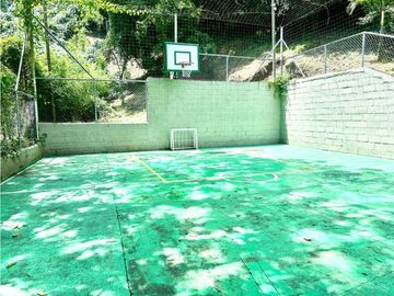 SE VENDE ESPECTACULAR CASA EN LOMA DEL INDIO POBLADO