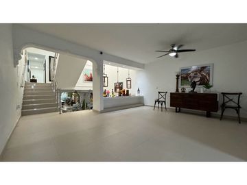 Casa remodelada amoblada en venta permuta Barrio Parque Lineal Palmira