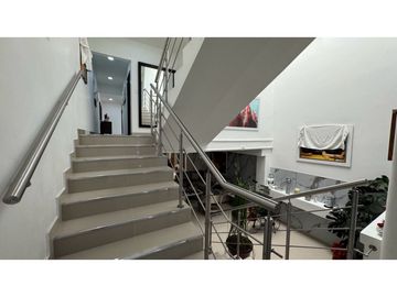 Casa remodelada amoblada en venta permuta Barrio Parque Lineal Palmira