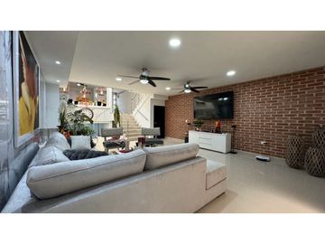 Casa remodelada amoblada en venta permuta Barrio Parque Lineal Palmira