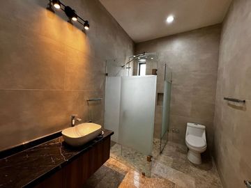 Casa en Venta en Valle de Juriquilla, Diseño de Autor, Doble Altura, Roof Garden