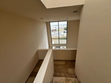Casa en Venta en Valle de Juriquilla, Diseño de Autor, Doble Altura, Roof Garden