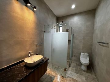 Casa en Venta en Valle de Juriquilla, Diseño de Autor, Doble Altura, Roof Garden