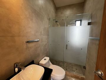 Casa en Venta en Valle de Juriquilla, Diseño de Autor, Doble Altura, Roof Garden