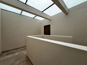 Casa en Venta en Valle de Juriquilla, Diseño de Autor, Doble Altura, Roof Garden