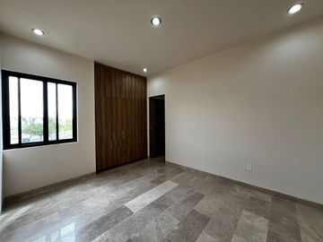 Casa en Venta en Valle de Juriquilla, Diseño de Autor, Doble Altura, Roof Garden