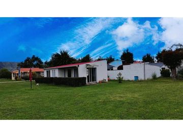 Venpermuto linda casa campestre en Tenjo