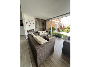 VENTA DE ESPECTACULAR CASA CAMPESTRE EN ROZO VALLE DEL CAUCA