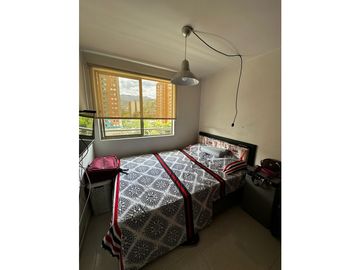 VENTA DE APARTAMENTO UNIDAD COMPLETA  LOMA DE LOS BERNAL PARTE BAJA