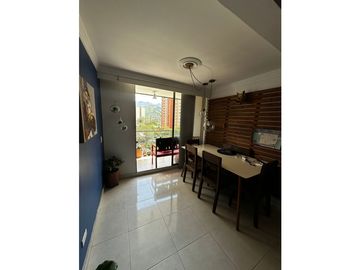 VENTA DE APARTAMENTO UNIDAD COMPLETA  LOMA DE LOS BERNAL PARTE BAJA